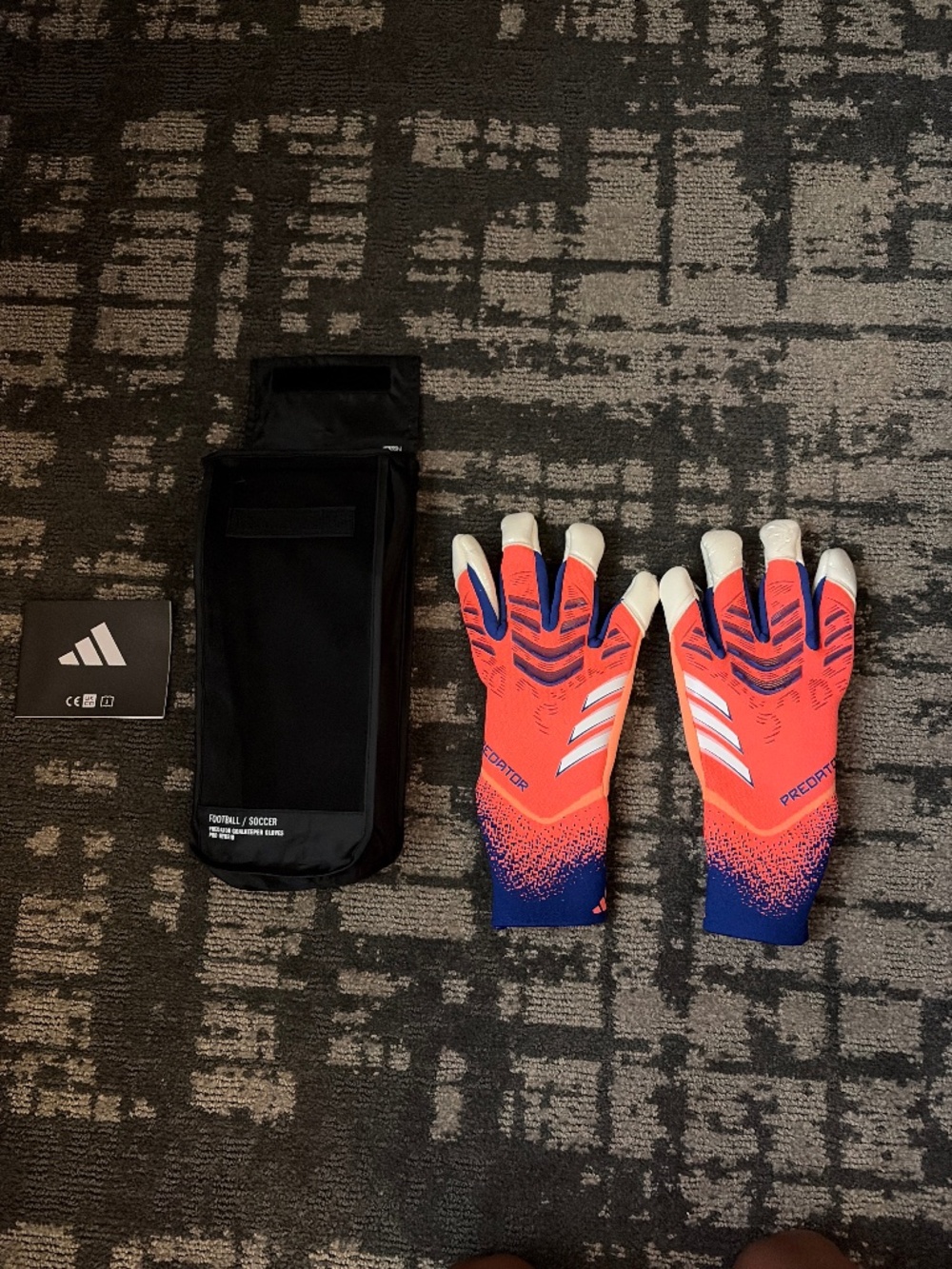 Addias Predator Goalkeeper Gloves